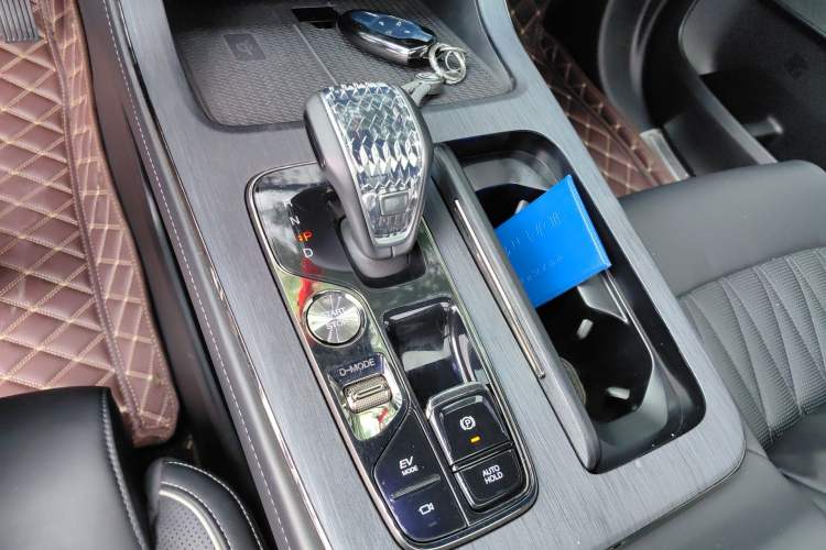 Used GAC Trumpchi GS8 2022 Double-Energy Series 2.0TM Four-Wheel Drive Premium Edition (7 Seats) Gear Lever