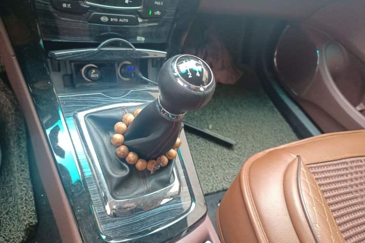 Used BYD Surui 2015 Revised Version 1.5L Manual Luxury Edition
