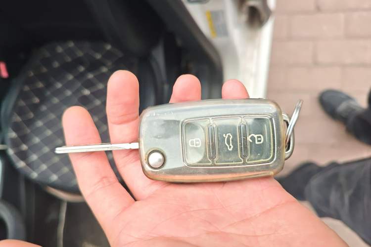 Used Volkswagen Gran Lavida 2013 1.6L Automatic Fashion Model Vehicle Key