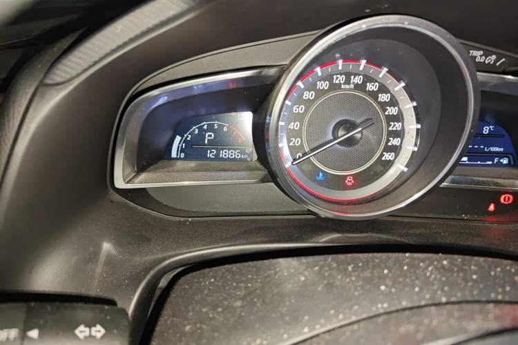 Used Mazda Mazda 3 Axela 2016 Sedan 1.5L Automatic Luxury Model