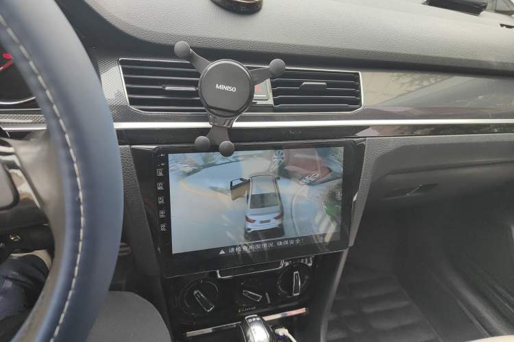 Used Volkswagen C-TREK 2017 230TSI DSG Comfort Version
