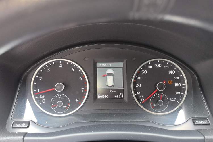 Used Volkswagen Tiguan 2013 2.0 TSI Automatic All-Wheel-Drive Flagship Edition Instrument Cluster