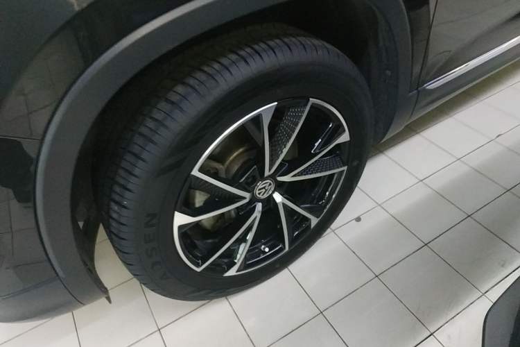 Used Volkswagen Tayron 2023 330TSI Two-Wheel-Drive Luxury Plus Advanced Version
