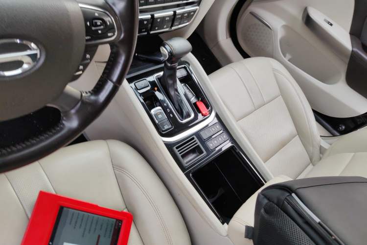 Used GAC Trumpchi GS8 2017 320T Two-Wheel Drive Luxury Smart Connectivity Version (7 Seats)