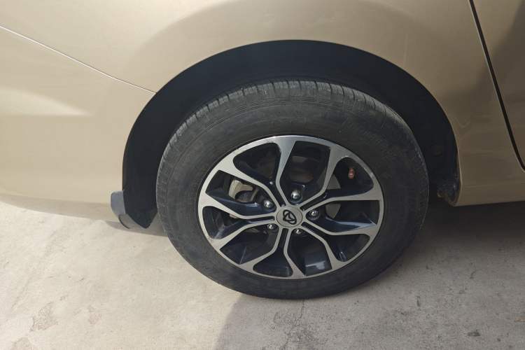 Used CHANGAN KAICHENG Oushang A600 2016 1.5L Manual Luxury 7-Seater Right Rear Wheel Hub