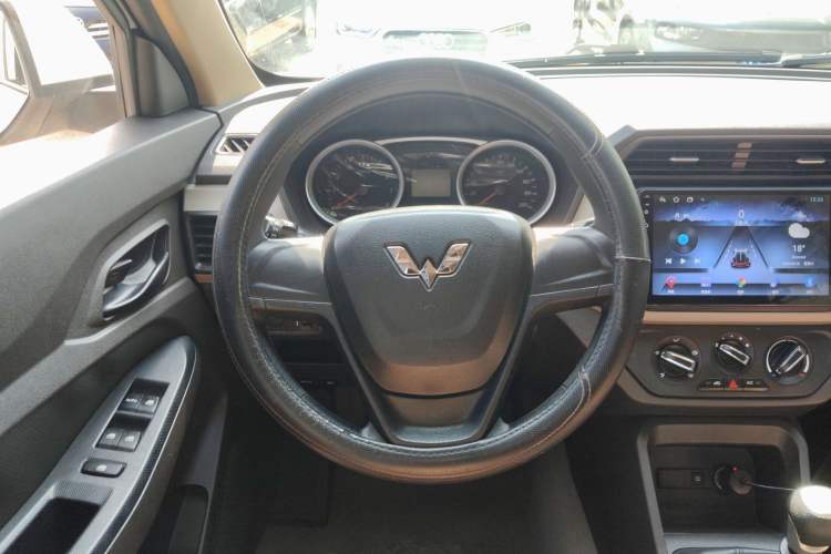 Used Wuling Hongguang 2019 1.5L S Standard Version China VI LAR
