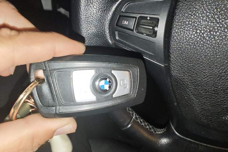 Used BMW 3 Series 2015 320i Luxury Line Stylish Edition