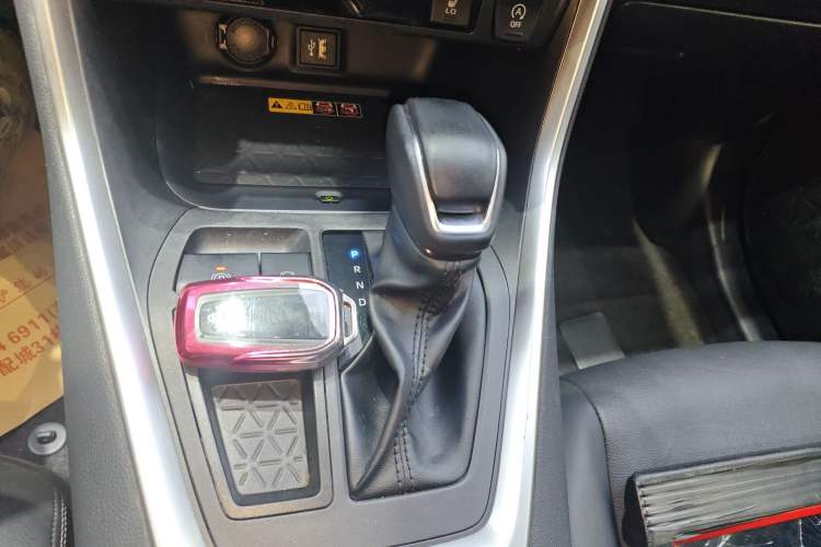 Used Toyota RAV4 2023 2.0L CVT Two-Wheel Drive Fashion Plus Edition
