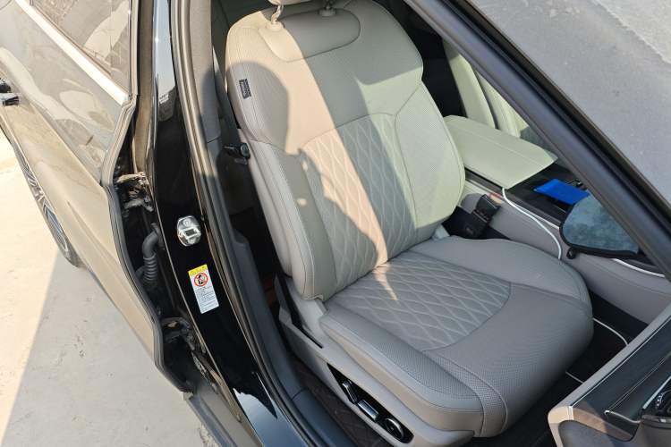 Used BYD Han 2025 EV with 701 km of Laser Radar-Enabled Intelligent Driving