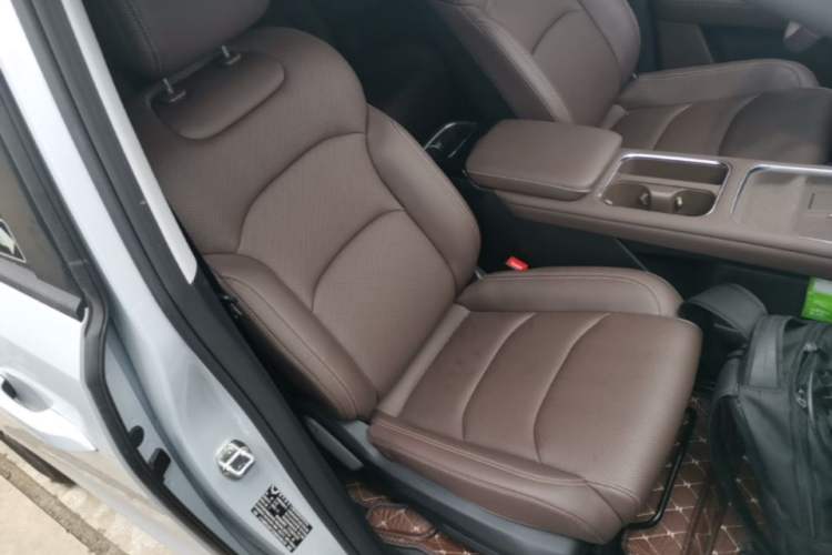 Used Wuling Starlight 730 2025 Model Plug-in Hybrid 125km Luxury Edition
