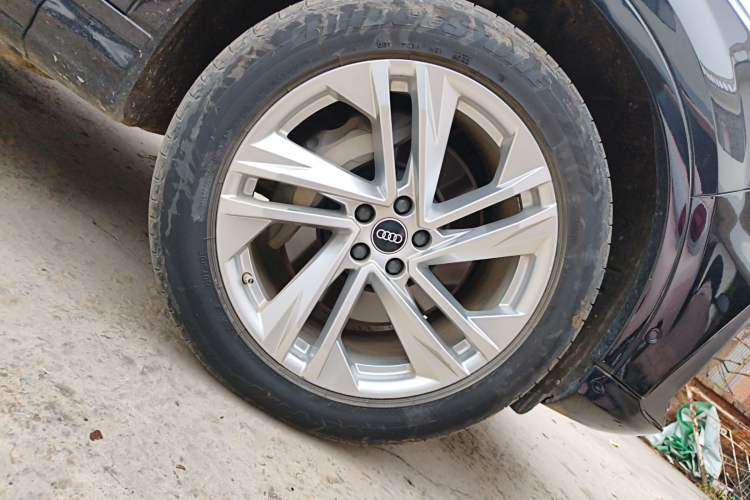 Used Audi Q7 2021 45 TFSI quattro S line Sport model
