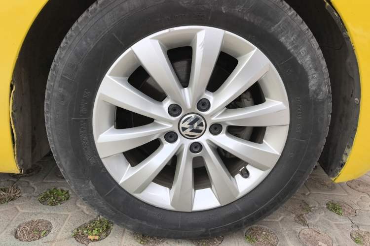 Used Volkswagen Beetle 2013 1.4TSI Fashion Edition Right Front Wheel Hub