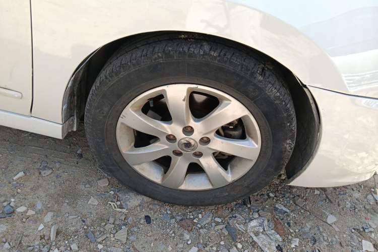 Used Dongfeng Junfeng E11K 2019 Standard Model
