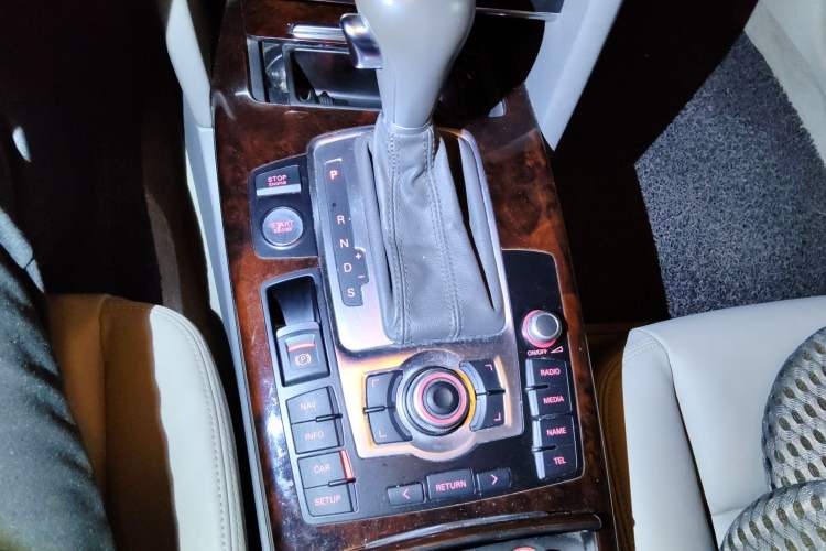 Used Audi A6L 2011 2.4L Luxury Edition Gear Lever