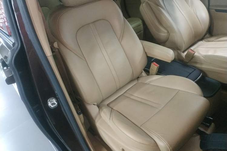 Used Buick GL8 2018 ES 28T Flagship Model China VI Standard
