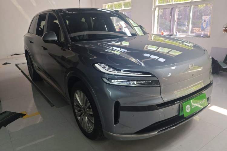 Used ONVO Luxeed L90 2025 Model—Ultra Six-Seater Version
