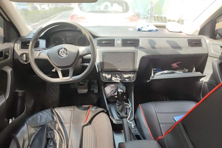 Used Volkswagen Santana 2021 1.5L Automatic Fashion Edition Center Console