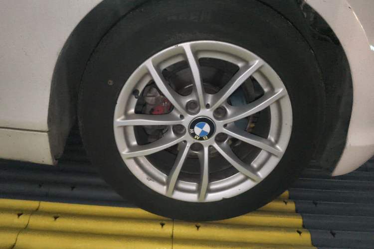 Used BMW 1 Series 2018 118i Leading Model Right Front Wheel Hub
