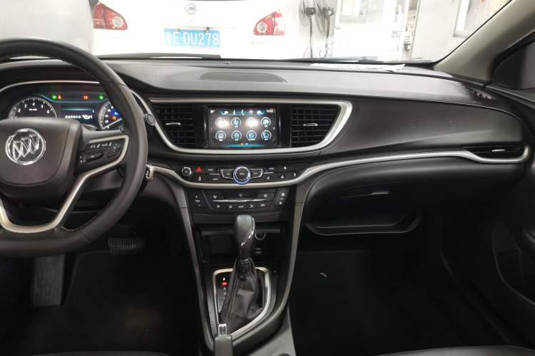 Used Buick GT 2019 18T Automatic Connected Elite Model China V Standard Audio And AC Panel