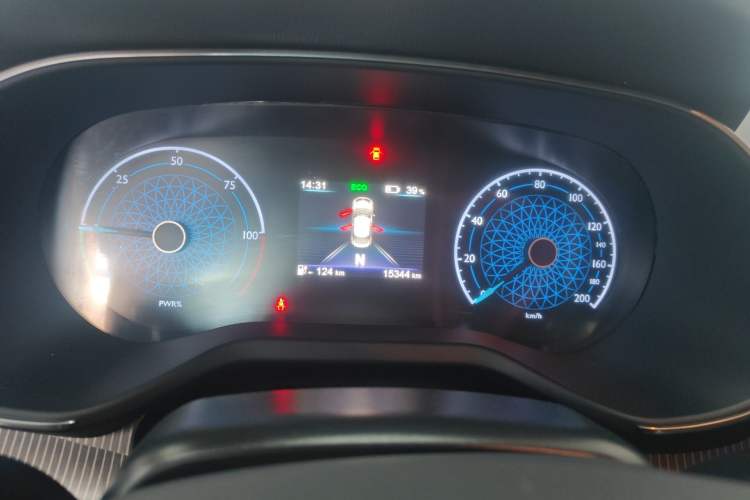 Used Hongqi E-QM5 2023 Base Travel Edition
