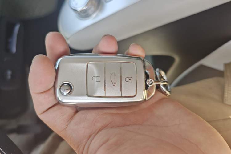 Used CHANGAN NEVO Lumin 2025 205 km Xiangqin Version Vehicle Key