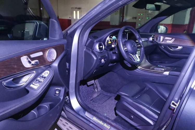 Used Mercedes-Benz GLC 2020 Facelift GLC 300 L 4MATIC Dynamic Edition Driver Seat