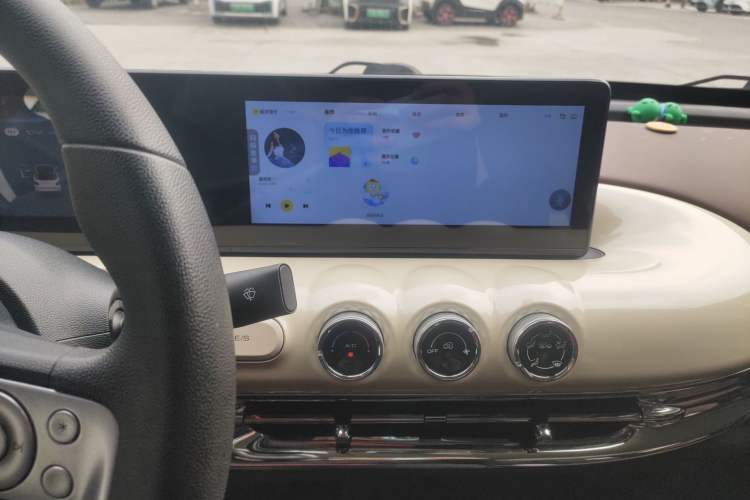 Used Wuling Bingo 2023 203km Comfort Edition Audio And AC Panel