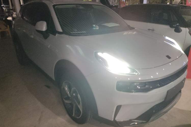 Used Lynk & Co 06 EM-P 2022 PHEV Shero Pink Special Edition
