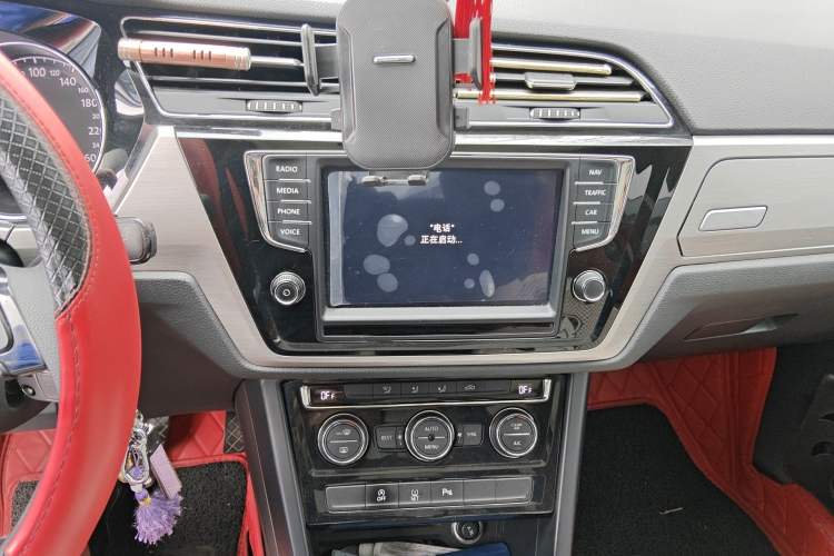 Used Volkswagen Touran 2018 Volkswagen Touran L 280TSI DSG Comfort Edition 7 Seats China V Emission Standard Audio And AC Panel