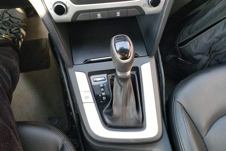 Used Hyundai Elantra (6th Generation / Lingdong) 2016 1.6L Automatic ZhiXuan – Elite Version