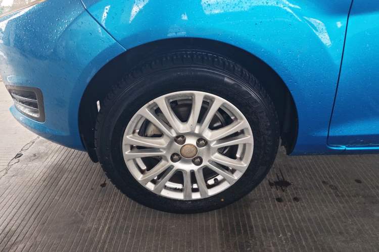 Used Ford Fiesta 2013 Sedan 1.5L Manual Fashion Edition Exterior 4