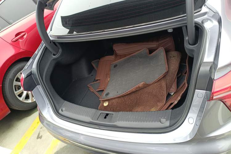 Used Hongqi H5 2023 2.0T Automatic Smart Connect Flagship Edition