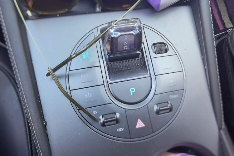 Used BYD Seal 06 New Energy 2024 DM-i 120KM Prestige Model Gear Lever