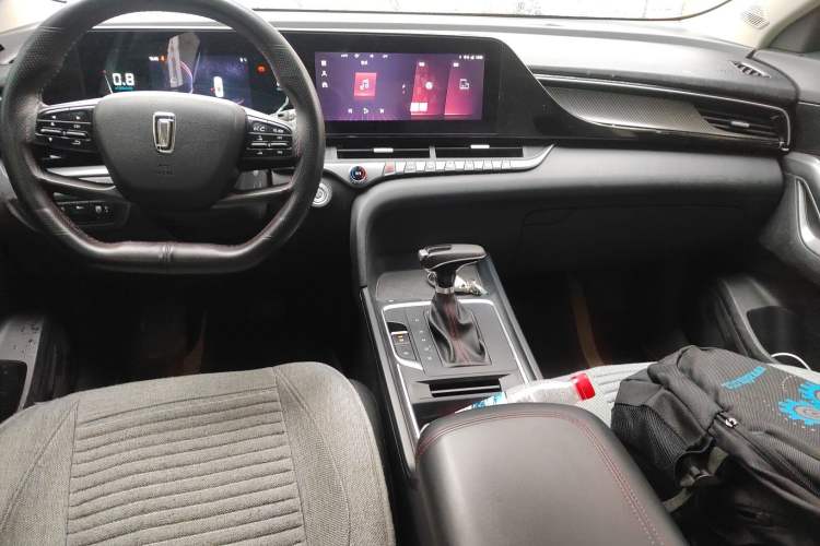 Used Bestune T55 2022 1.5T Automatic Leap Edition Center Console