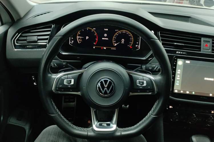 Used Volkswagen Tiguan L 2021 330TSI Automatic Two-Wheel Drive R-Line Enhanced Edition