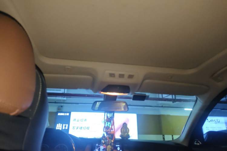 Used BMW 5 Series 2014 520Li Elegant Model
