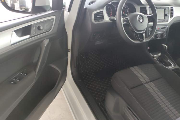 Used Volkswagen Golf Sportsvan 2019 1.6L Automatic Pure Model China V Standard