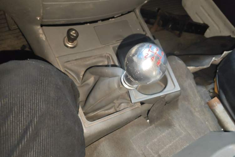 Used Jinbei Hiace 2014 2.0L 5th Generation Kuaiyunwang Business Version 4G19
