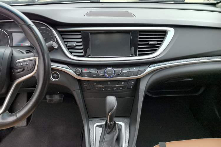 Used Buick Excelle GX 2018 18T Automatic Flagship Model
