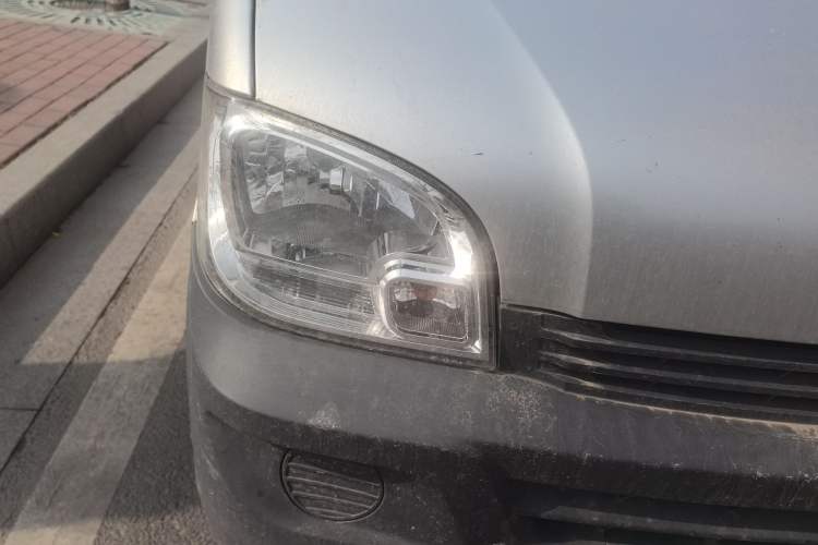 Used Wuling Zhiguang 2020 1.2L Van Utility Model China VI Emission Standard 2 Seats LSI
