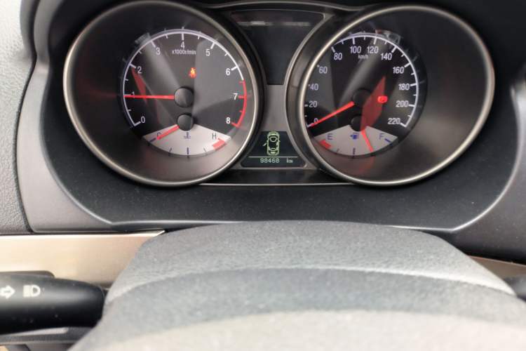 Used Geely Auto GX7 2014 1.8L Manual Value Edition Odometer Close Up