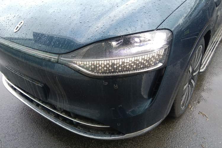 Used Hima AITO M9 2025 Extended-Range Ultra Version 52 kWh 6-Seater Left Front Headlight