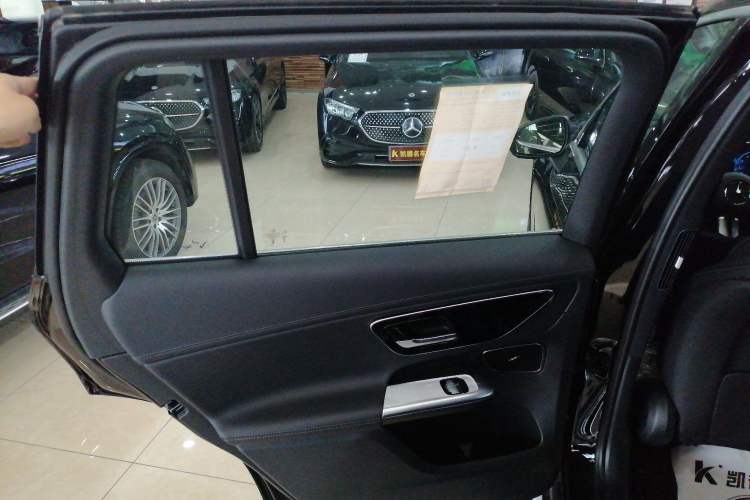 Used Mercedes-Benz GLC 2023 GLC 300 L 4MATIC Dynamic 7-Seater
