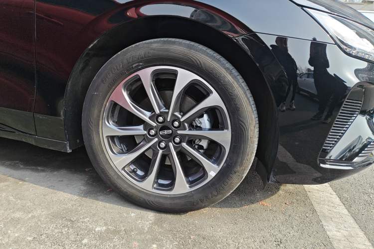 Used Lincoln Z 2025 2.0T Prestige Edition Right Front Wheel Hub