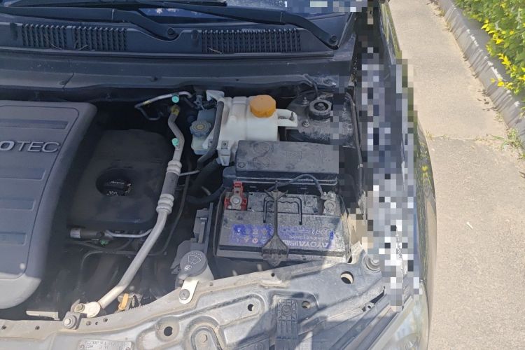 Used Opel Antara 2011 2.4 Comfort Four-Wheel Drive Edition Engine Bay Left