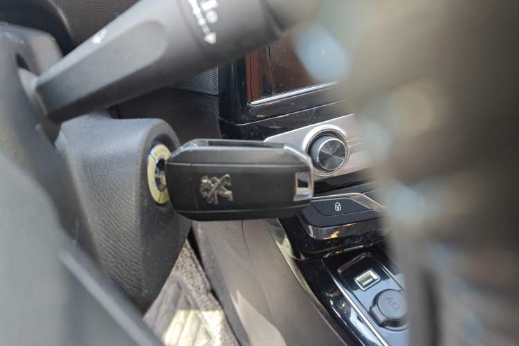 Used Peugeot 308 2016 1.6L Automatic Luxury Edition
