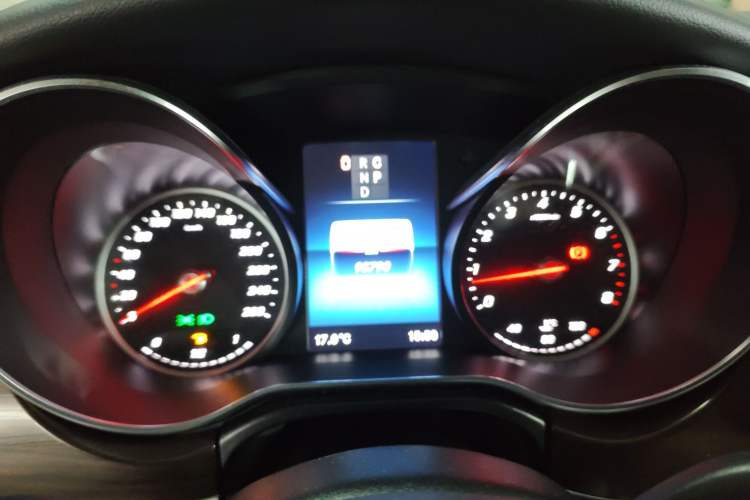 Used Mercedes-Benz V-Class 2021 V 260 Avantgarde Edition Instrument Cluster
