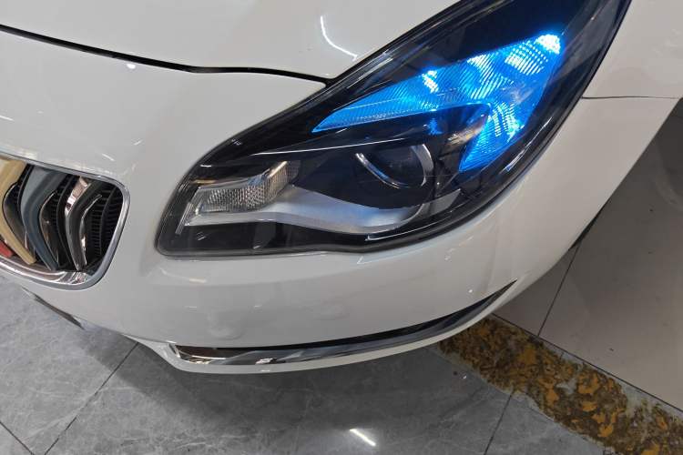 Used Buick Regal 2015 2.0L Leading Fashion Edition