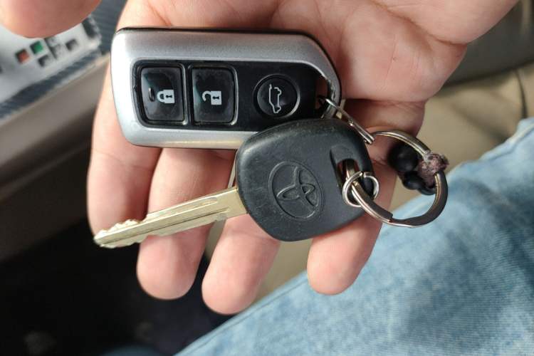 Used Toyota Highlander 2009 2.7L Two-Wheel Drive 7-Seater Luxury Navigation Edition Vehicle Key