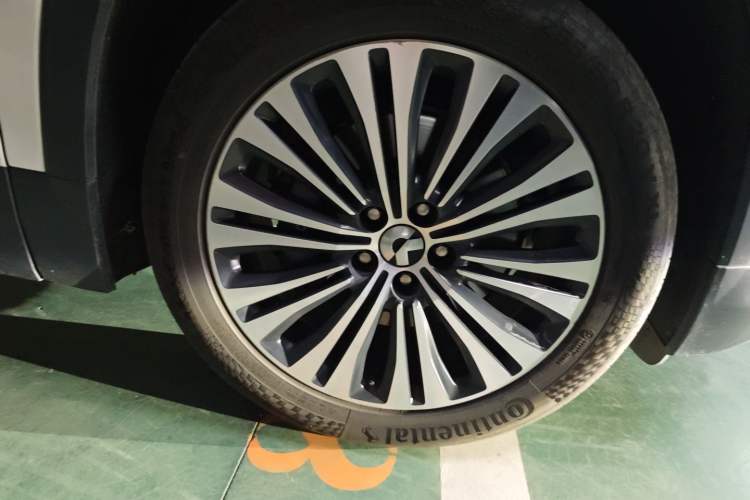 Used Nio EC6 2020 440KM Signature Edition Right Front Wheel Hub